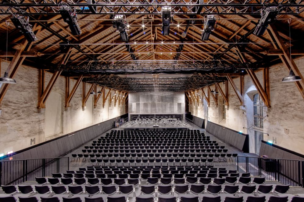 Alte Reithalle Aarau - Konzertsaal mit Bühne